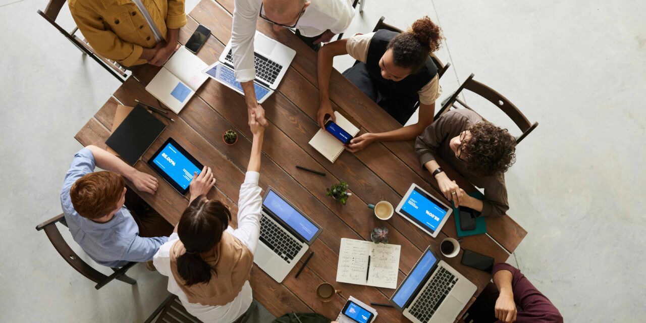 Hogyan építs erős szakmai kapcsolatokat: A networking művészete