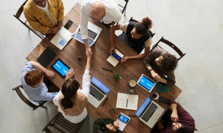 Hogyan építs erős szakmai kapcsolatokat: A networking művészete